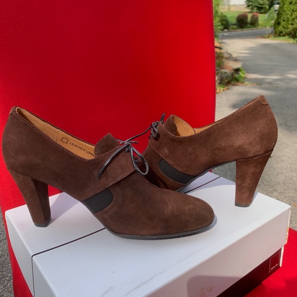 Classic Suede leather Pump - Picture 3 of 6